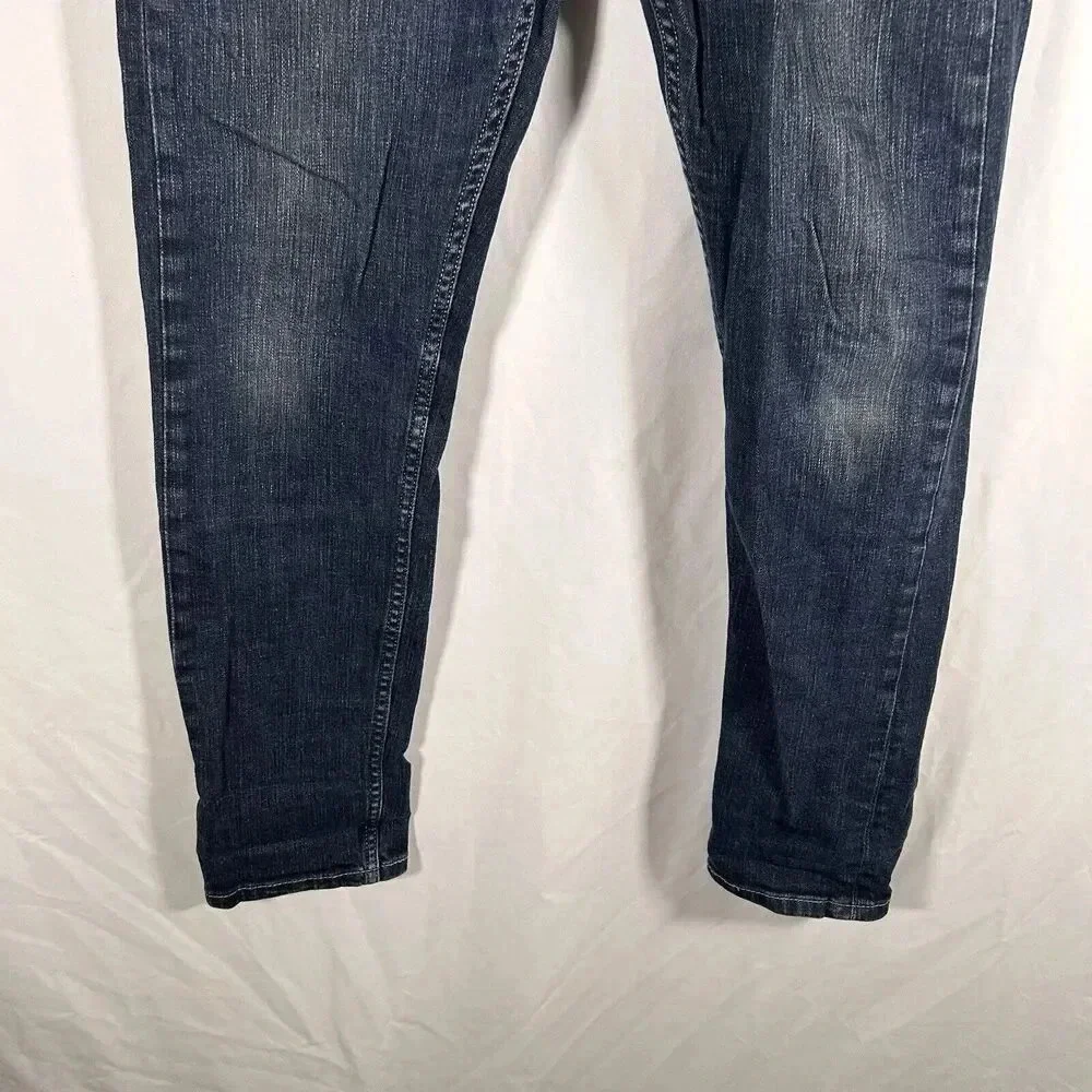 Levis welcome closet otherwise